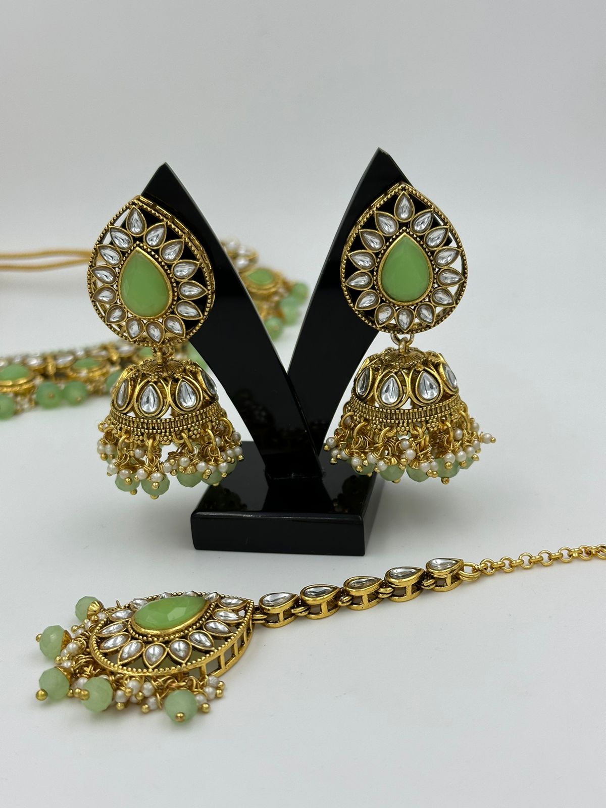 C H A N D RA in Green